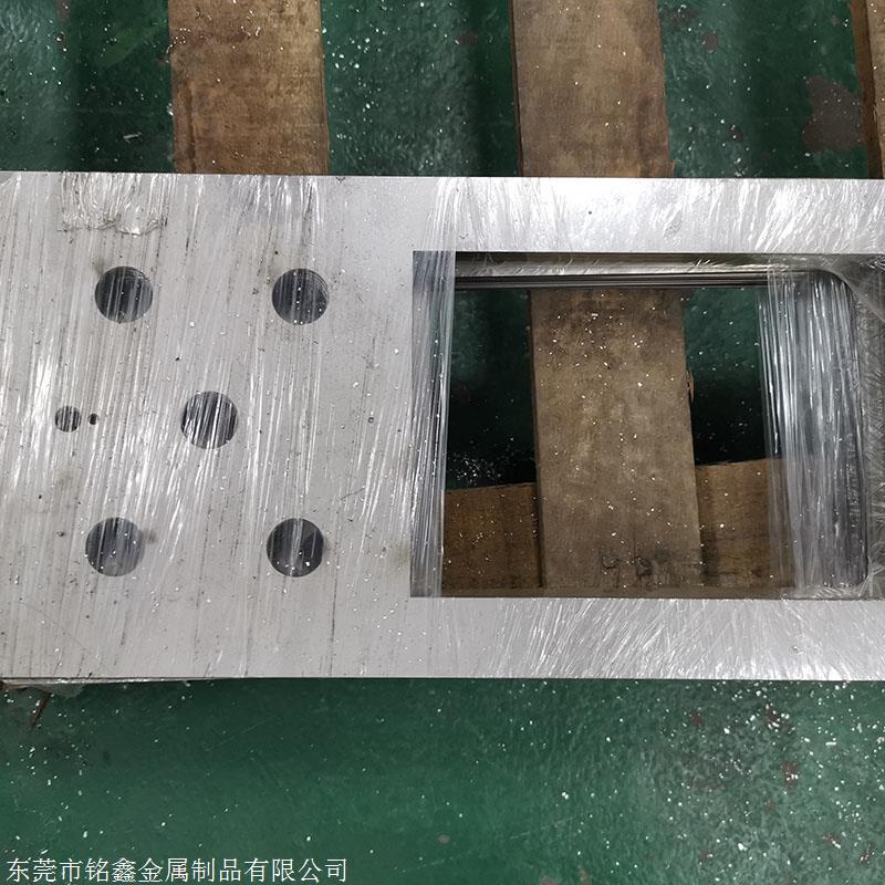 七彩冲孔字和全彩冲孔字有什么区别_冲孔字订做_冲孔字
