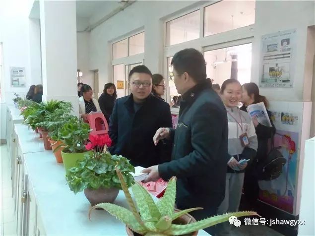 学生个人展示墙_学校文化墙学生展示栏_学校展示栏设计图片