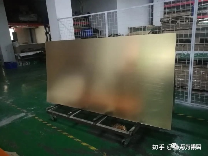 亚克力定制一般多少钱_定制亚克力鱼缸_亚克力展示架定制